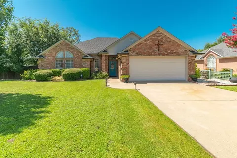 697 Colony Dr, Greenville, TX 75402