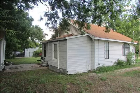 703 N Gardner St, Whitewright, TX 75491