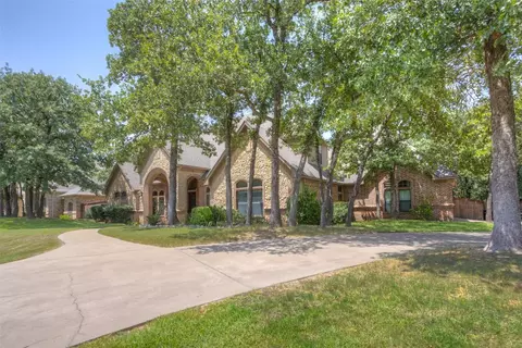 120 Winding Oak Ln N, Burleson, TX 76028