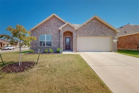 2310 Spokane Dr, Forney, TX 75126