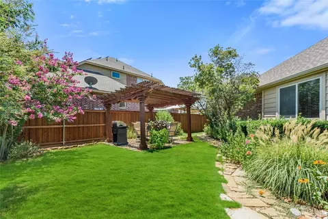 8320 Yukon Ln, Aubrey, TX 76227