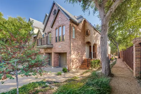 14868 Towne Lake Cir, Addison, TX 75001