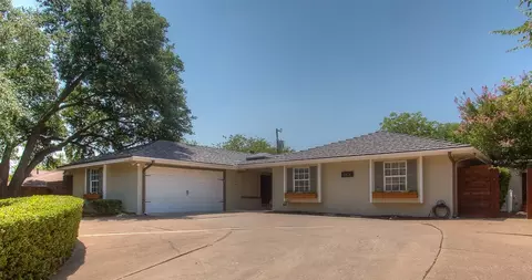 5804 Rayburn Dr, Fort Worth, TX 76133