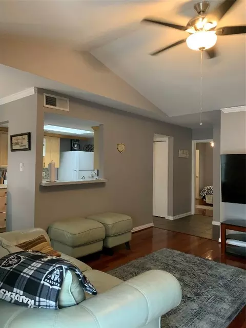 1605 Marsh Ln #407, Carrollton, TX 75006