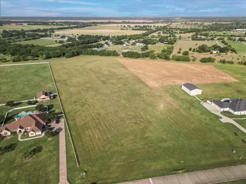 169 Steel Dust Dr, Red Oak, TX 75154