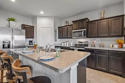 536 Bronze Cir E, Springtown, TX 76082 photo 2