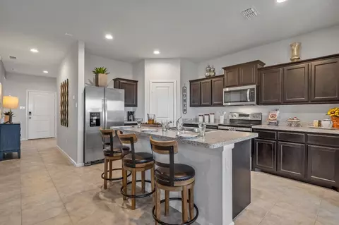 536 Bronze Cir E, Springtown, TX 76082 photo 3