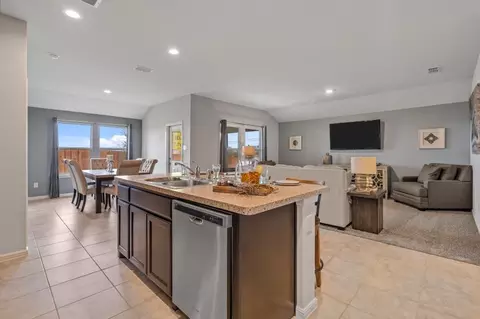 536 Bronze Cir E, Springtown, TX 76082 photo 6