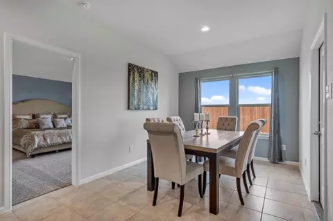 536 Bronze Cir E, Springtown, TX 76082 photo 9