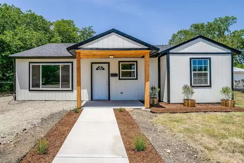 1665 Globe Ave, Blue Mound, TX 76131