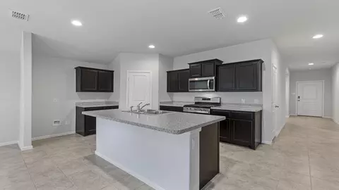 524 Bronze Cir E, Springtown, TX 76082 photo 2