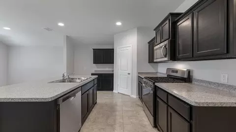 524 Bronze Cir E, Springtown, TX 76082 photo 4