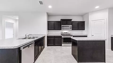 520 Bronze Cir E, Springtown, TX 76082 photo 4