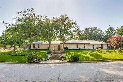 917 Doral Dr, Fort Worth, TX 76112