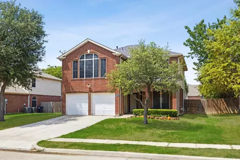 2709 Crater Lake Ln, Denton, TX 76210