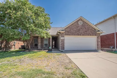 5904 Center Ridge Dr, Fort Worth, TX 76131