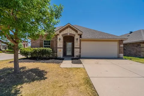 5701 Mirror Ridge Dr, Fort Worth, TX 76179