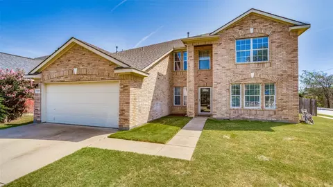7207 Lake Jackson Dr, Arlington, TX 76002