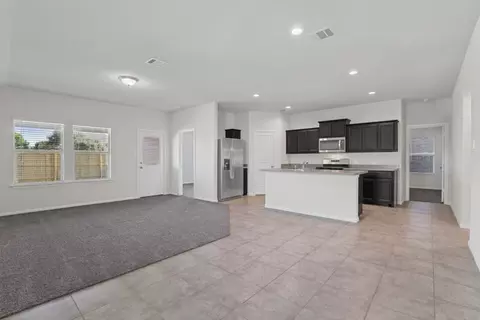 541 Bronze Cir E, Springtown, TX 76082 photo 7