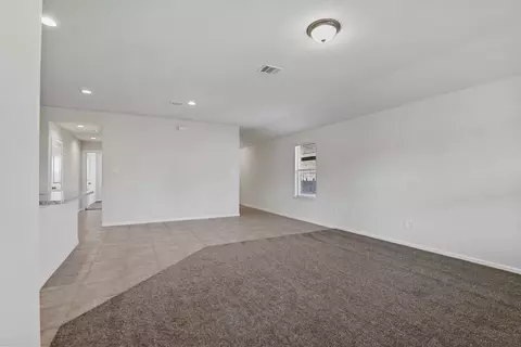 541 Bronze Cir E, Springtown, TX 76082 photo 12