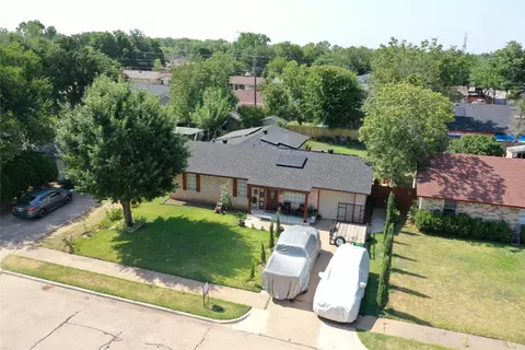 2324 Meadow Dl, Irving, TX 75060