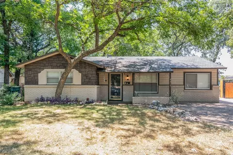 4317 N Kings Cir N, Fort Worth, TX 76111