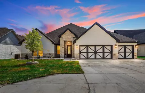 1337 Crown Valley Dr, Weatherford, TX 76087