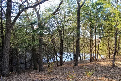 717 S Briaroaks Rd, Burleson, TX 76028