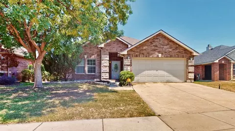 16336 Cowboy Trl, Justin, TX 76247