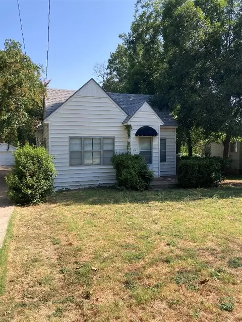 1121 Park Dr, Hillsboro, TX 76645