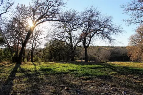 713 S Briaroaks Rd, Burleson, TX 76028