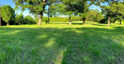 709 S Briaroaks Rd, Burleson, TX 76028