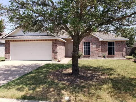 242 Chesterfield Cir, Waxahachie, TX 75165