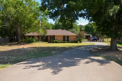 415 Emerald Cir, Burleson, TX 76028