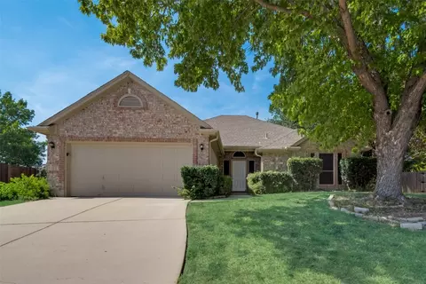 6029 Western Creek Ln, Haltom City, TX 76137