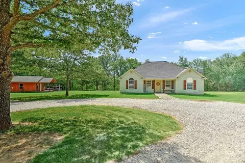 902 Wainscott Rd, Sadler, TX 76264
