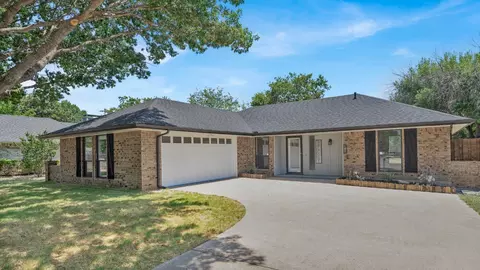 107 Dove Ave, Red Oak, TX 75154