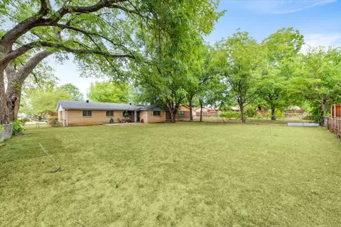 711 Simmons Dr, Euless, TX 76040 photo 35