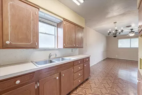711 Simmons Dr, Euless, TX 76040 photo 16