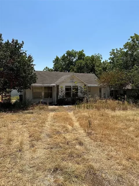 4264 Redbird Ln E, Burleson, TX 76028