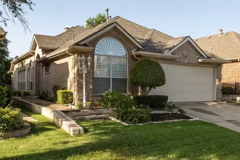 4008 Granite Dr, Bedford, TX 76021