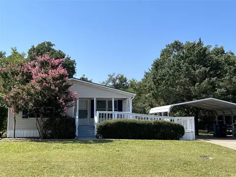 1224 Big Cedar Ln, Denison, TX 75020