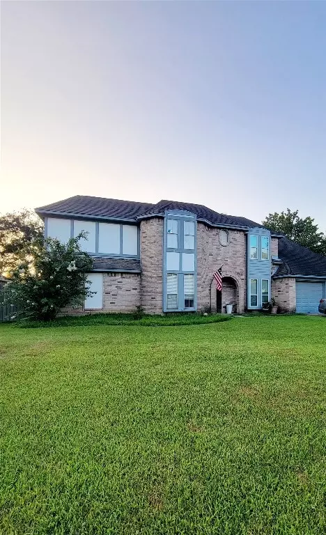 1107 Londonderry Ave, Friendswood, TX 77546
