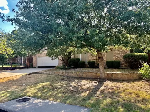 2210 Summer Brook Dr, Weatherford, TX 76087