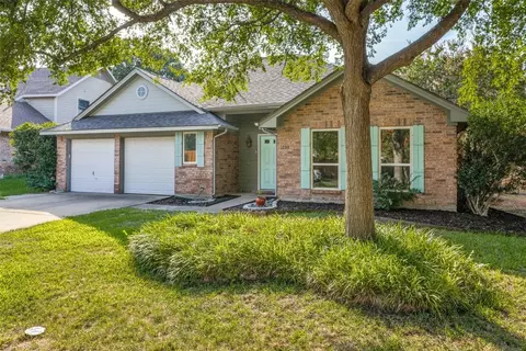 1203 Big Bend Dr, Mckinney, TX 75069