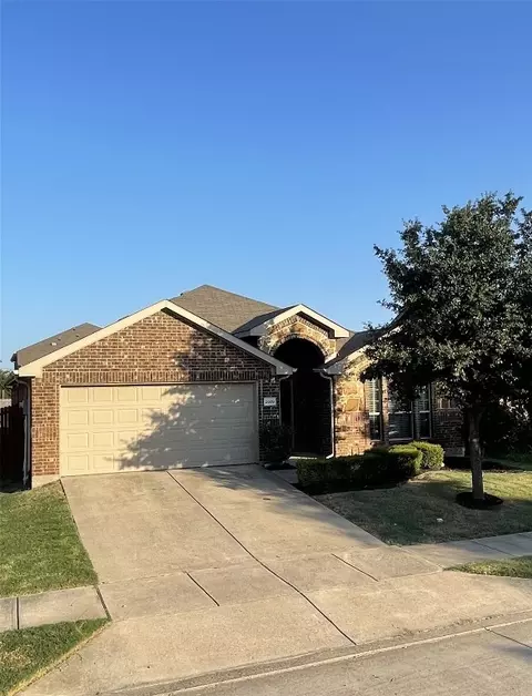 2029 Carriage Rd, Heartland, TX 75126