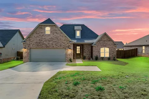 829 Holbrook Rd, Springtown, TX 76082
