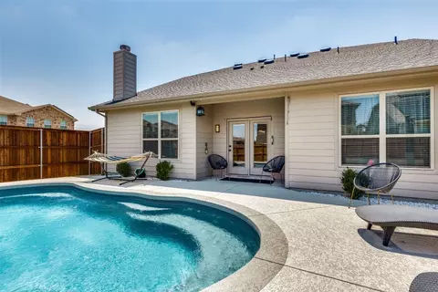 6200 Topsail Dr, Fort Worth, TX 76179