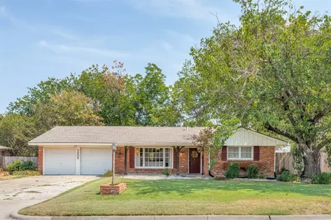 5809 Trail Lake Dr, Fort Worth, TX 76133