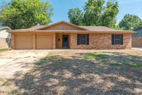 2135 Sycamore St, Paris, TX 75460